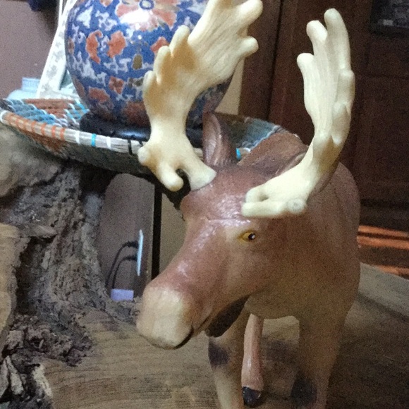 Moose Mother Nature toy display statue outdoor cabin lodge craft market decor - Picture 9 of 9
